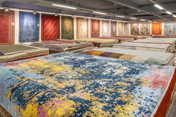 Verkaufsraum, Teppichabteilung Teppich Zentrum Almiran 3. Obergeschoss im Möbelhaus Roller, riesige Auswahl an Teppichen aller Art, moderne und klassische Teppiche in Köln-Marsdorf,